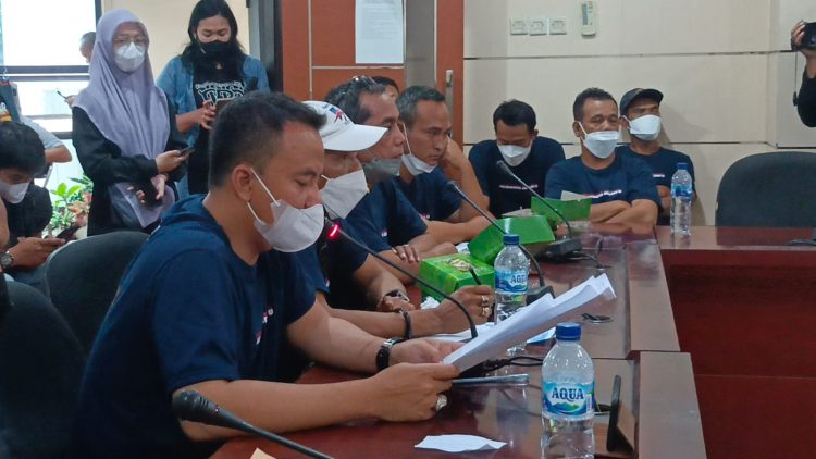 Pedagang Pasar Jatiuwung beraudiensi dengan DPRD Kota Tangerang. (KEY)