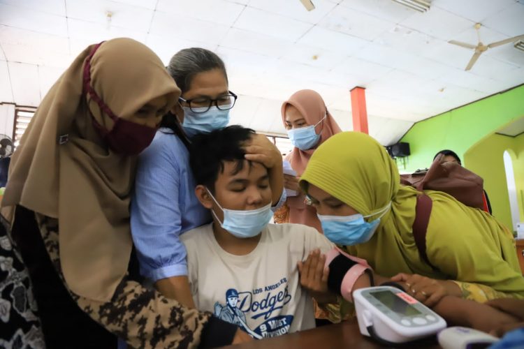 Dinkes Kota Tangerang Vaksinasi Anak Berkebutuhan Khusus. (KEY)