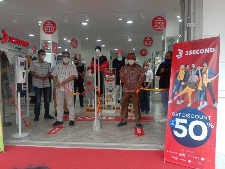 Grand opening 3second Family Store Ciledug, Kota Tangerang. (IST)