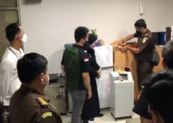 Kejati Banten Amankan Uang Tunai dan Satu Koper Dokumen dari Kantor Bea Cukai Bandara Soekarno-Hatta