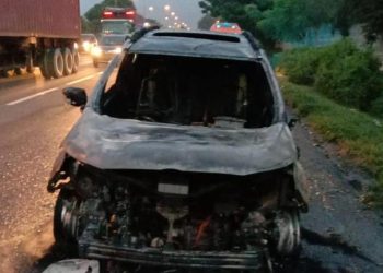 Mobil Ford Titanium Terbakar di Tol Tangerang-Merak