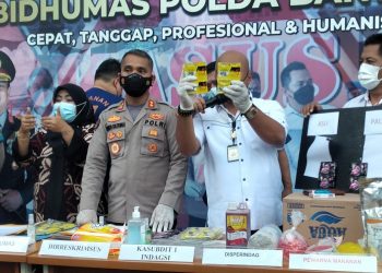 Polda Banten Gerebek Gudang Shampo dan Kosmetik Palsu Beromzet Ratusan Juta di Pakuhaji