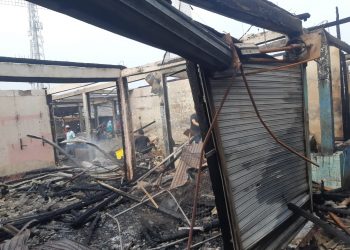 Satu Jam Lebih Petugas Damkar Padamkan Kebakaran Di Pasar Gembong