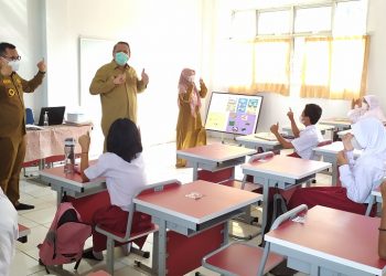 Kelas 6 SD dan 9 SMP di Tangsel Kembali ke Sekolah