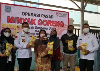 Indah Kiat Tangerang Kembali Gelar Operasi Pasar Minyak Goreng Murah Di Serpong Utara