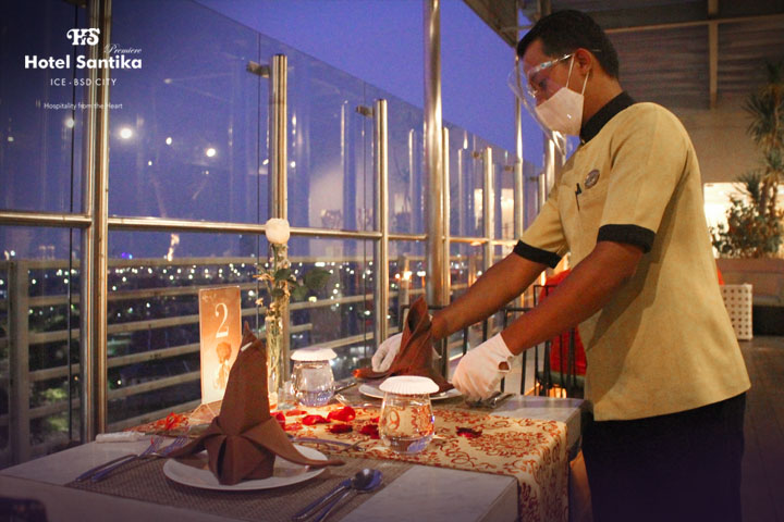 Sky Lounge 15 Hotel Santika Premiere ICE-BSD City. (IST)