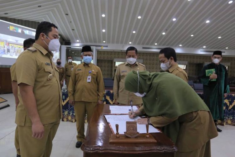 Walikota Tangerang Arief Wismansyah melantik pejabat baru. (KEY)