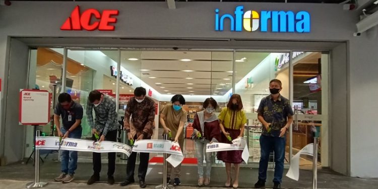 Persemian toko ACE Hardware Palem Semi, Karawaci, Kota Tangerang. (RAY)