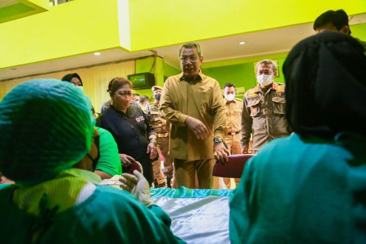 Kegiatan donor darah Satpol PP Kota Tangsel. (RAY)