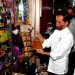 Kunjungi Pasar Muntilan, Presiden Cek Langsung Harga Minyak Goreng
