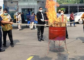Hasil Sitaan di Kota Tangsel, BNNP Banten Musnahkan Dua Kilogram Ganja