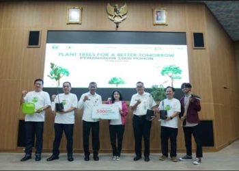 Hijaukan Area Kampus, BCA Bersama Untirta Tanam Ribuan Bibit Pohon