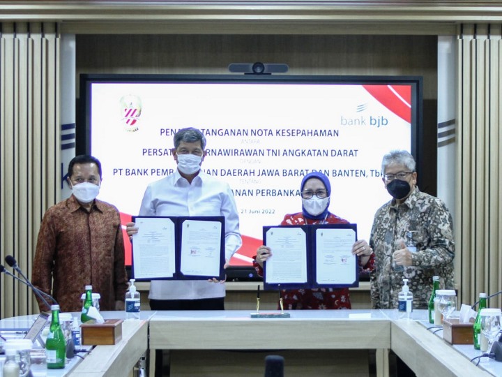 Penandatangan nota kesepakatan bjb dengan Persatuan Purnawirawan TNI AD. (IST)