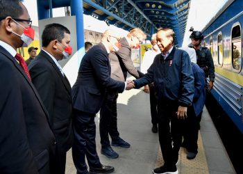 Presiden Joko Widodo dan Ibu Iriana tiba di Peron 1 Stasiun Central Kyiv, Ukraina sekitar pukul 08.50 waktu setempat, Rabu, 29 Juni 2022. Foto: BPMI Setpres/Laily Rachev