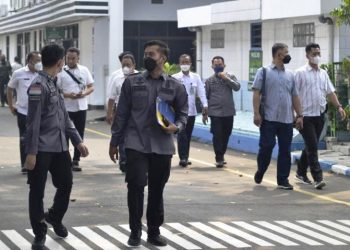 Sasar Pekerja Asing, Pabrik Sepatu Disambangi Tim Gabungan Imigrasi
