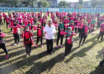 Peringati HLUN, Walikota Tangsel Ikut Senam Bareng Lansia