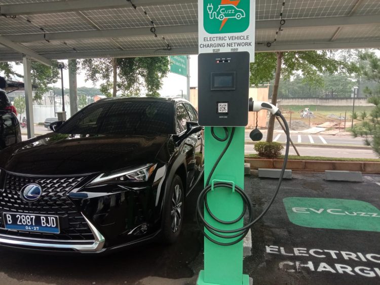 SPKLU di Gedung Wisma BCA Foresta, BSD. (RIZ)