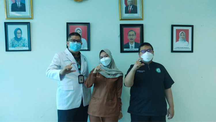 Tiga narasumber pada Webinar Kesehatan RSU Tangsel. (RIZ)