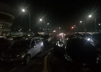 Pelabuhan Bakauheni Padat Kendaraan, Pengendara Antri Hingga Berjam-jam