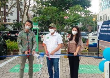 Kerjasama Paramount Land dengan EVCUZZ, SPKLU Hadir di Gading Serpong