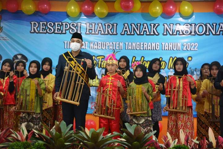Bupati Tangerang Zaki Iskandar saat menghadiri Hari Anak Nasional (HAN). (RIK)