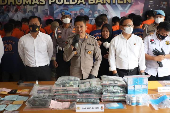 Konferensi pers penyalahgunaan narkoba dan obat-obatan terlarang di Mapolda Banten. (SOL)