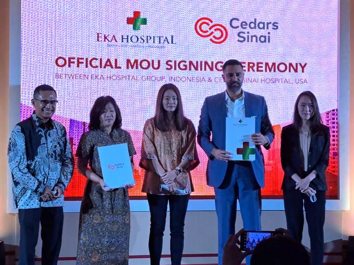 Penandatanganan kerjasama Eka Hospital dengan Cedars Sinai Hospital. (RAY)