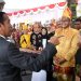 Presiden Jokowi Sapa Gita Bahana Nusantara dan Masyarakat Sebelum Upacara Penurunan Bendera