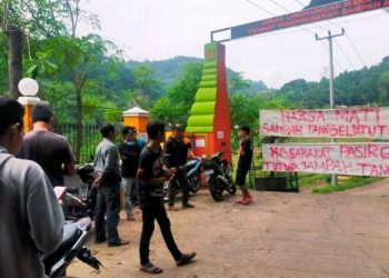 Ditolak Warga, Sampah Tangsel Dilarang Buang ke TPA Cilowong