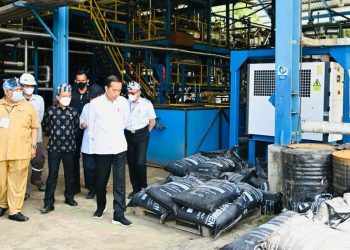 Tinjau Pabrik Aspal, Presiden Jokowi Dorong Kabupaten Buton Sebagai Wilayah Industri Penghasil Aspal
