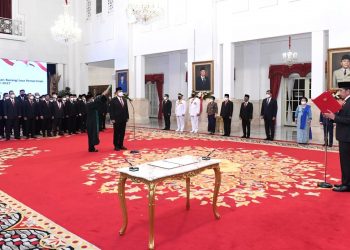 Presiden Jokowi Lantik Hendrar Prihadi sebagai Kepala LKPP
