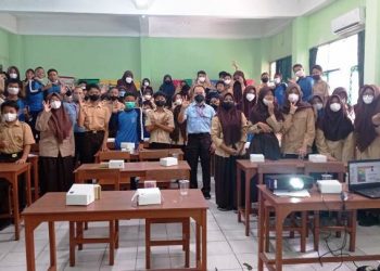 Indah Kiat Tangerang Beri Edukasi Bahaya Narkoba dan Kesehatan ke Pelajar SMP