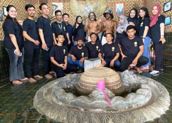 Mahasiswa Fakultas Hukum Unpam Observasi di Suku Dayak Indramayu