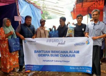 FIFGROUP Salurkan Bantuan Korban Gempa Cianjur