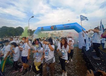 Ribuan Peserta Meriahkan Paramount Color Walk 2022