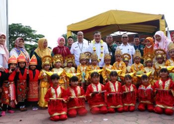 Mad Romli Senam Zumba Bareng Anak TK