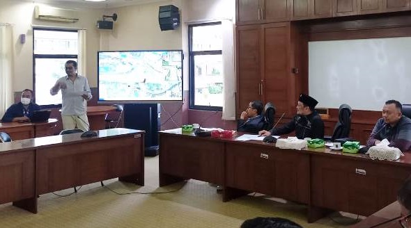 DPRD Kabupaten Tangerang rapat bersama penanganan banjir di Tol Bitung. (RIK)