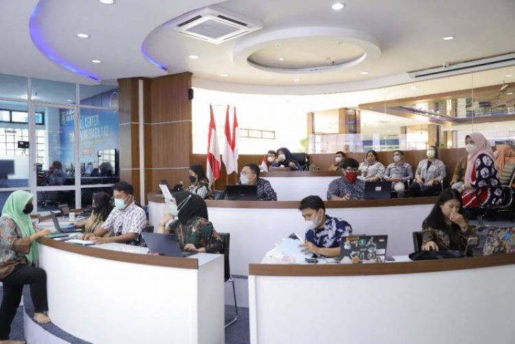 Kunjungan Setjen DPR RI ke Command Centre Diskominfo Kota Tangerang. (IST)