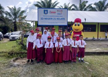 SGM Eksplor – Indomaret Salurkan Bantuan Pendidikan dan Beasiswa di 20 Kota 