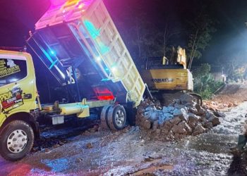 Tangani Longsor di Pandeglang, Dinas PUPR Banten Terjunkan Alat Berat