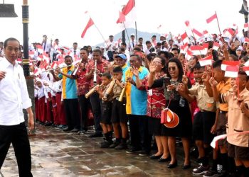 Lagu “Kota Manado yang Kucintai” Sambut Kedatangan Presiden Joko Widodo di Bunaken