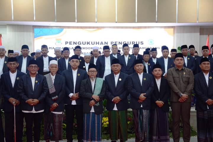 Pengukuhan pengurus MUI Kabupaten Tangerang periode 2022 - 2027. (RIK)