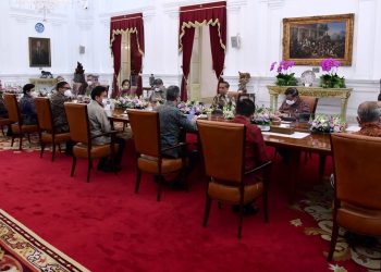 Presiden Jokowi Bertemu Perwakilan Industri Jasa Keuangan di Istana Merdeka