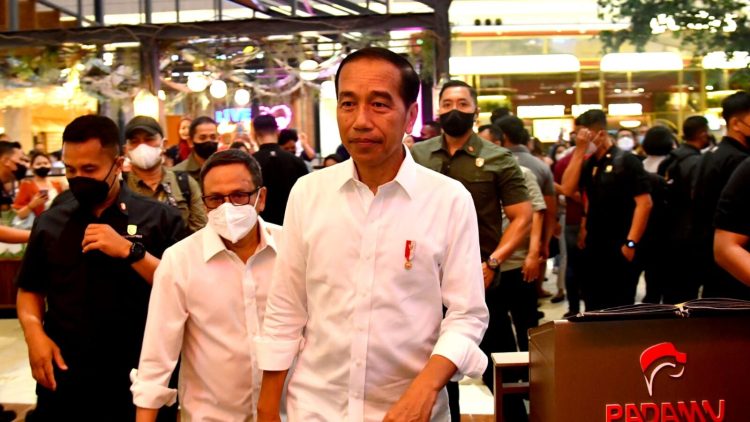 Presiden Jokowi Kunjungi Pusat Perbelanjaan Guna Cek Aktivitas Perekonomian