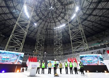 Presiden Jokowi Lakukan Topping Off Indoor Multifunction Stadium GBK