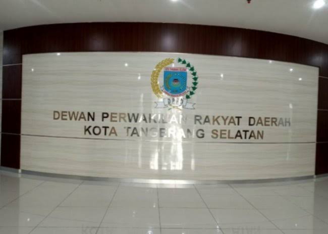 Gedung DPRD Kota Tangsel. (RAY)