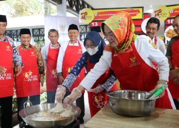 Emak-emak di Serpong Utara Antusias Ikut Pelatihan Olahan Lele dari IKPP Tangerang