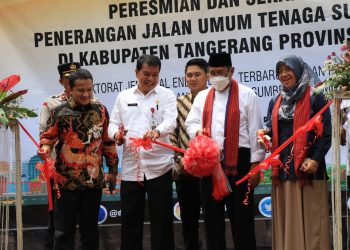 Dipasangi PJU Tenaga Surya, TPU Saga Terang Benderang