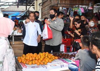 Presiden Jokowi Ajak Pemred Blusukan ke Pasar di Kota Medan