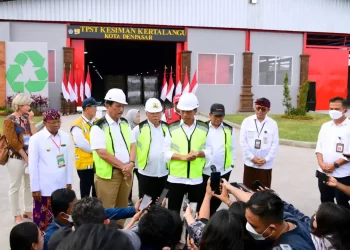 Presiden Jokowi Setujui Pengunduran Diri Menpora Amali, Tunjuk Menko PMK sebagai Plt